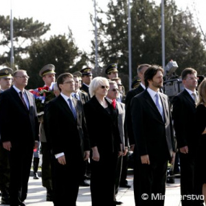 Spomienkové podujatie pri príležitosti 65. výročia oslobodenia Bratislavy na Slavíne
