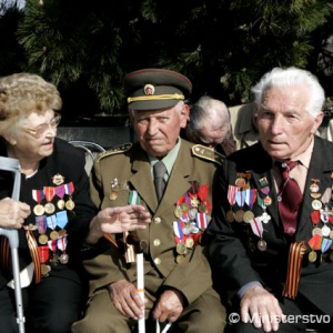 Spomienkové podujatie pri príležitosti 65. výročia oslobodenia Bratislavy na Slavíne