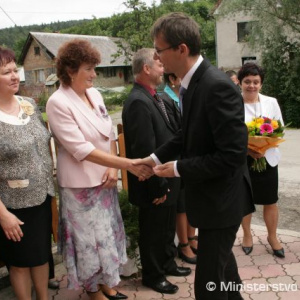 ... a miestnymi poslancami a občanmi.