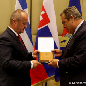 Minister Gajdoš rokoval s gréckym ministrom Kammenosom, otvoril aj Priemyselný deň za účasti výrobcov slovenského obranného priemyslu