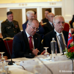 Minister Gajdoš rokoval s gréckym ministrom Kammenosom, otvoril aj Priemyselný deň za účasti výrobcov slovenského obranného priemyslu