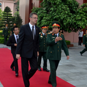 Slovensku sa črtá užšia spolupráca s Vietnamom v oblasti obrany, ministri podpísali memorandum