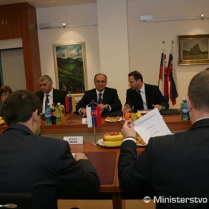 Rokovanie ministra obrany SR Ľubomíra Galka a ministra obrany Arménskej republiky Seyrana Ohanyana