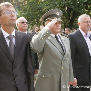 Minister obrany, náčelník Generálneho štábu a poslanci NR SR