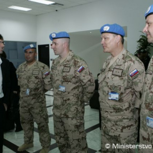 – Minister obrany Ľubomír Galko tesne po prílete na Cyprus pri rozhovore so slovenskými vojakmi, ktorí slúžia v misii  UNFICYP