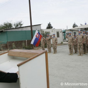 Minister obrany Ľ. Galko sa prihovoril vojakom