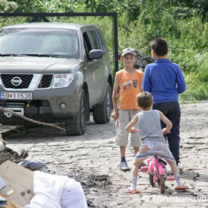 Minister Galko pricestoval do povodňami postihnutej Handlovej