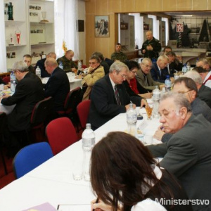 Náčelník generálneho štábu sa stretol s mimovládnymi organizáciami