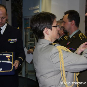 Pridelenkyňa obrany Francúzska v SR udelila medaily slovenským vojakom