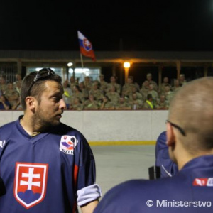 Afganský zápisník - časť 5. - Vojaci v Kandaháre zachránili česť slovenského hokeja