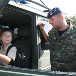 Policajti u Slovákov v Josipovaci