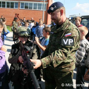 Policajti u Slovákov v Josipovaci