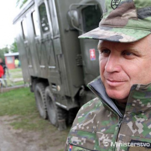 Podplukovník Ľubomír Mrváň sa podieľal na koordinácii pomoci verejnosti aj pri nedávnych záplavách v obci Píla
