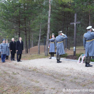 Pri Pamätníku amerických letcov v Kamenickej doline